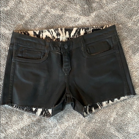 Bleu Lab reversible coated black jean shorts - Picture 3 of 16